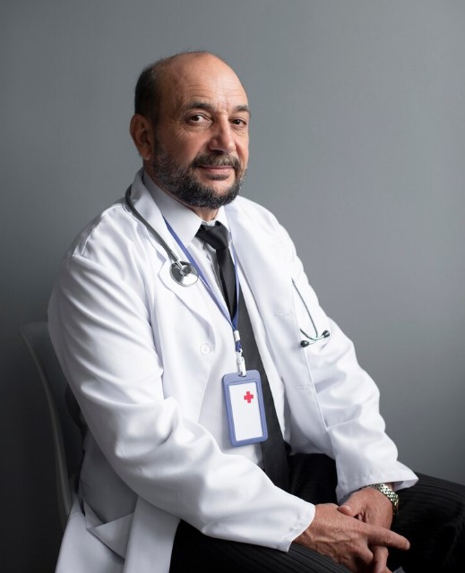 Dr. Miguel Torres